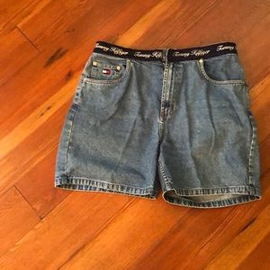 Women‘s Tommy Hilfiger denim shorts